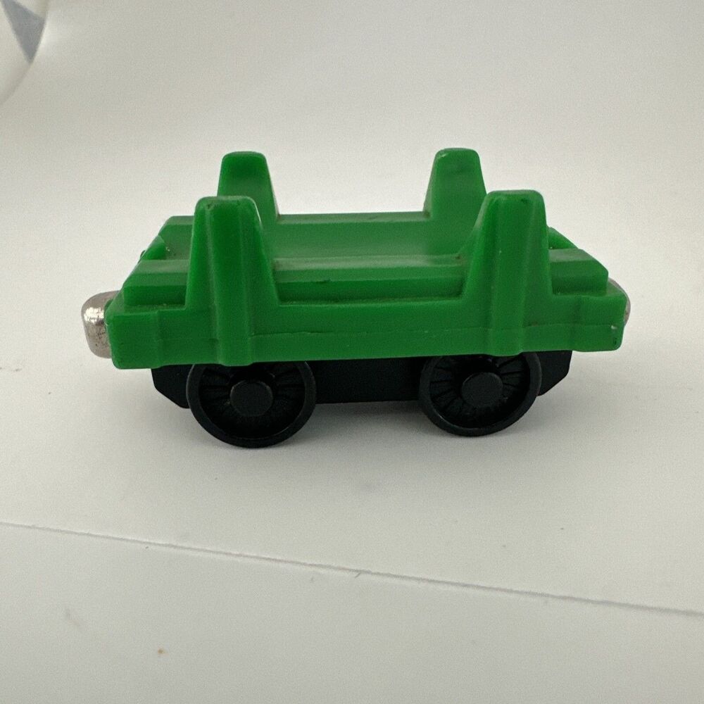 Thomas & Friends Take n Play-Green Log Car 2004 - Picture 1 of 6